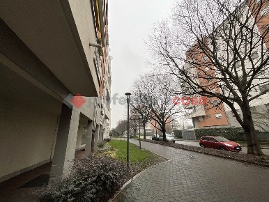 Foto Ufficio in PERINI, Milano Quarto Oggiaro di 180 m² con 4 locali