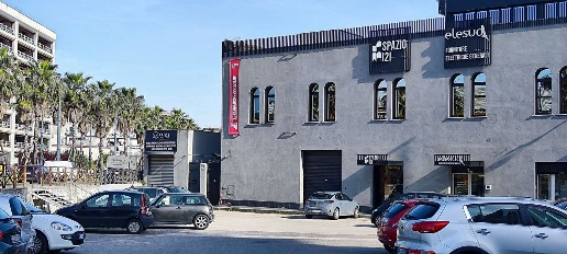 Foto Negozio in Via brin 117, Napoli Zona Industriale - Marina di 80 m²