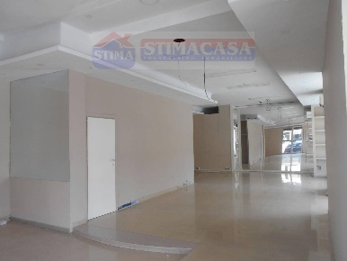Foto Negozio a Afragola di 130 m² con 1 locali in affitto