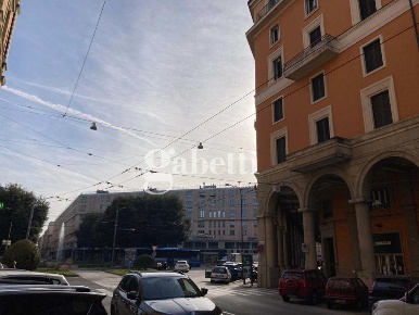 Foto Negozio in Via Don Minzoni 4, Bologna Marconi di 93 m² con 1 locali