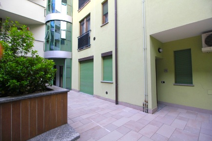 Foto Ufficio in Via Carlo Cattaneo 11, Parabiago di 57 m² con 1 locali