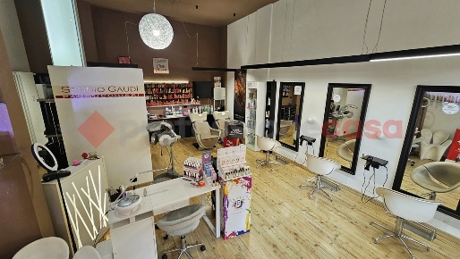 Foto Attività commerciale in Corso piave 20, Pinerolo Centro di 80 m²