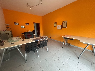 Foto Ufficio in Via De Gasperi 23, Grottaglie di 40 m² con 1 locali