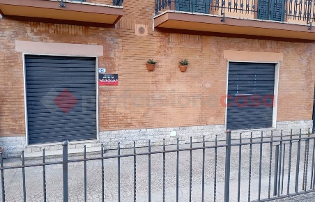 Foto Attività commerciale in Viale Europa 83, Frosinone Pratillo di 60 m²