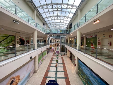 Foto Negozio a Corte Franca di 100 m² con 1 locali in vendita