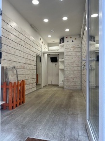 Foto Negozio in Via CATANIA 82, Roma Policlinico di 42 m² in vendita