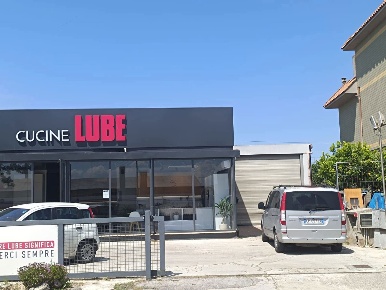 Foto Magazzino in Via NETTUNENSE 236, Aprilia Montarelli - Via dei Giardini