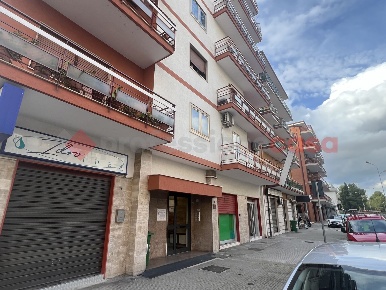 Foto Negozio in Viale Magna Grecia 42, Taranto Tre Carrare di 97 m²