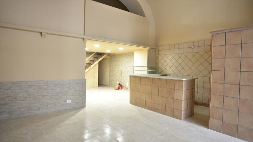 Foto Negozio in Via Quintino Sella 49, Bari Murat di 95 m² con 1 locali