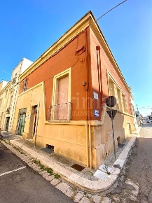 Foto Ufficio in Via ALESSANDRO VOLTA 27, Parabita Centro di 93 m²