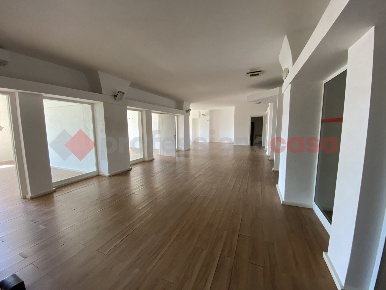 Foto Ufficio a Livorno Quartiere Venezia di 238 m² con 4 locali in affitto