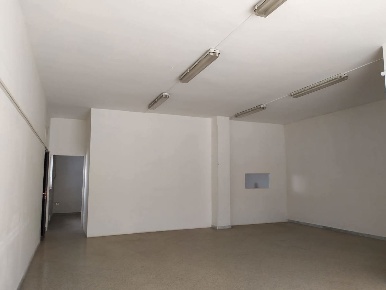 Foto Negozio in Via Sac. Leonardo Tarentini 23, Manduria Centro di 105 m²