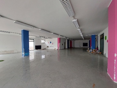 Foto Negozio in Via Nazionale 0, Tortoreto Tortoreto Lido di 385 m²