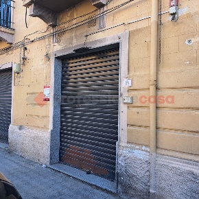 Foto Negozio in Via Sbarre Centrali 85, Reggio di Calabria Sbarre di 65 m²