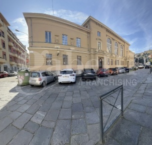 Foto Ufficio in Via Giovanni Amendola 9, Biella Centro Storico di 1728 m²