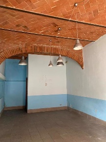 Foto Negozio a Arezzo Villa Severi - Cappuccini di 76 m² con 2 locali