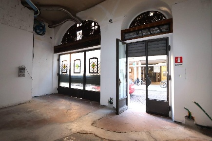 Foto Negozio a Udine Duomo - Aquileia di 86 m² con 4 locali in vendita