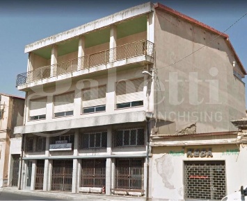 Foto Negozio in Via PORCELLA 101, Terralba Centro di 380 m² in vendita