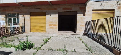 Foto Magazzino in Via Passamonte 5, Messina Giostra di 90 m² con 1 locali