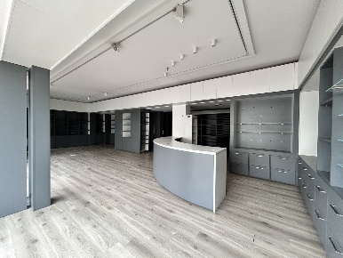 Foto Negozio in Via Caneve, Venezia Mestre di 113 m² con 1 locali