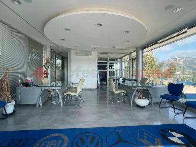 Foto Negozio in Via PONTINA 148, Terracina di 125 m² con 4 locali