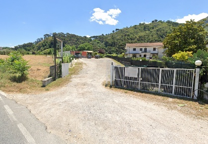 Foto Negozio in Via Casilina Sud snc, Cervaro di 230 m² con 4 locali