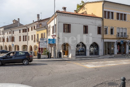 Foto Ufficio in Via Bon 13, Portogruaro Centro di 120 m² con 4 locali