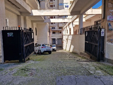 Foto Magazzino in Via Antonino Lo Bianco 9, Palermo di 150 m² con 1 locali