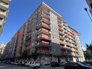 Foto Ufficio in Via Rintone 65, Taranto Tre Carrare di 75 m² con 3 locali