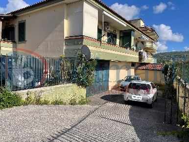 Foto Magazzino in Grotta del Sole, Pozzuoli Via Campana, Cigliano di 170 m²