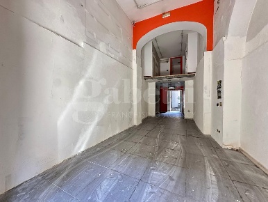 Foto Negozio in Umberto I, Marano di Napoli Centro di 35 m² con 1 locali