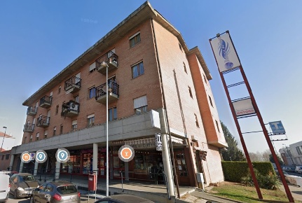Foto Negozio in Via FRATELLI PROSPERO 2, Grugliasco Centro di 125 m²