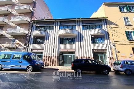 Foto Ufficio in Garibaldi, Campobasso Semicentro di 250 m² con 5 locali
