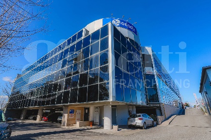 Foto Ufficio in Salaria, Roma Settebagni di 1110 m² in affitto