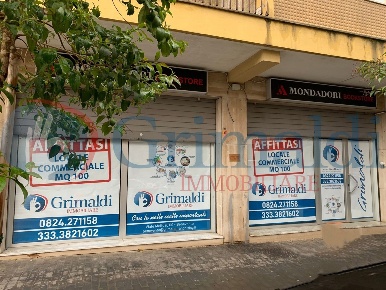 Foto Negozio in A. Mellusi, Benevento Sala, Mellusi di 100 m² con 1 locali