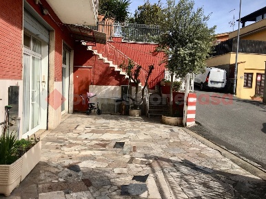 Foto Negozio in Via dei Malaspina 9, Roma Pisana - Bravetta di 140 m²