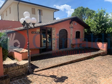 Foto Ristorante in Via Alcide De Gasperi 1, Bevagna Centro di 194 m²