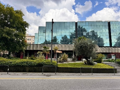Foto Ufficio in Largo Parolini 98, Bassano del Grappa Centro di 550 m²