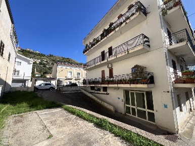 Foto Magazzino in Via BOLOGNA 8B, Amantea Centro di 295 m² con 1 locali