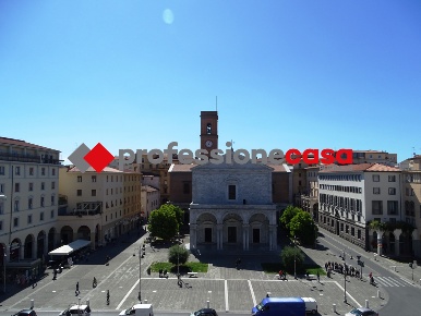 Foto Ufficio a Livorno Via Grande - Piazza della Repubblica di 160 m²