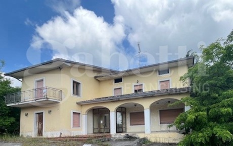 Foto Ufficio in Via Bossoletti 2, Gandosso Fanti di 1100 m² con 12 locali