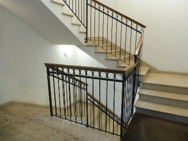 Foto Negozio in Via XXIV Maggio 45, Marostica Centro di 75 m² con 2 locali