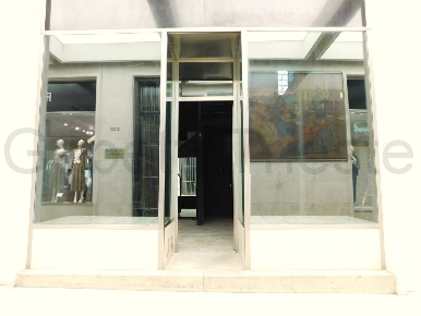 Foto Negozio a Trieste Città Vecchia di 51 m² con 2 locali in affitto