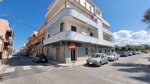 Foto Negozio in Via CALDERA 24, Barcellona Pozzo di Gotto Centro di 54 m²