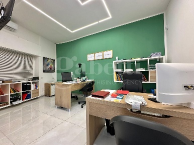Foto Negozio in Via Annunziata 58, Marano di Napoli Centro di 22 m²