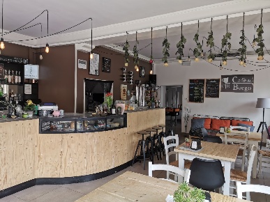 Foto Bar in Via Gianni Cecchin 33, Marostica Centro di 240 m² con 7 locali