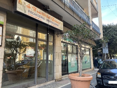 Foto Negozio in Via Manzoni 91, Bari Libertà di 40 m² con 1 locali