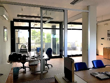 Foto Ufficio in Via quasimodo 37, Bari Japigia di 65 m² con 1 locali
