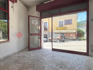 Foto Negozio in Corso San Basilio 4, Cassino Caira di 21 m² con 1 locali