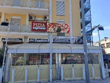 Foto Attività commerciale in Via Leonardo Da Vinci 312, Palermo di 130 m²